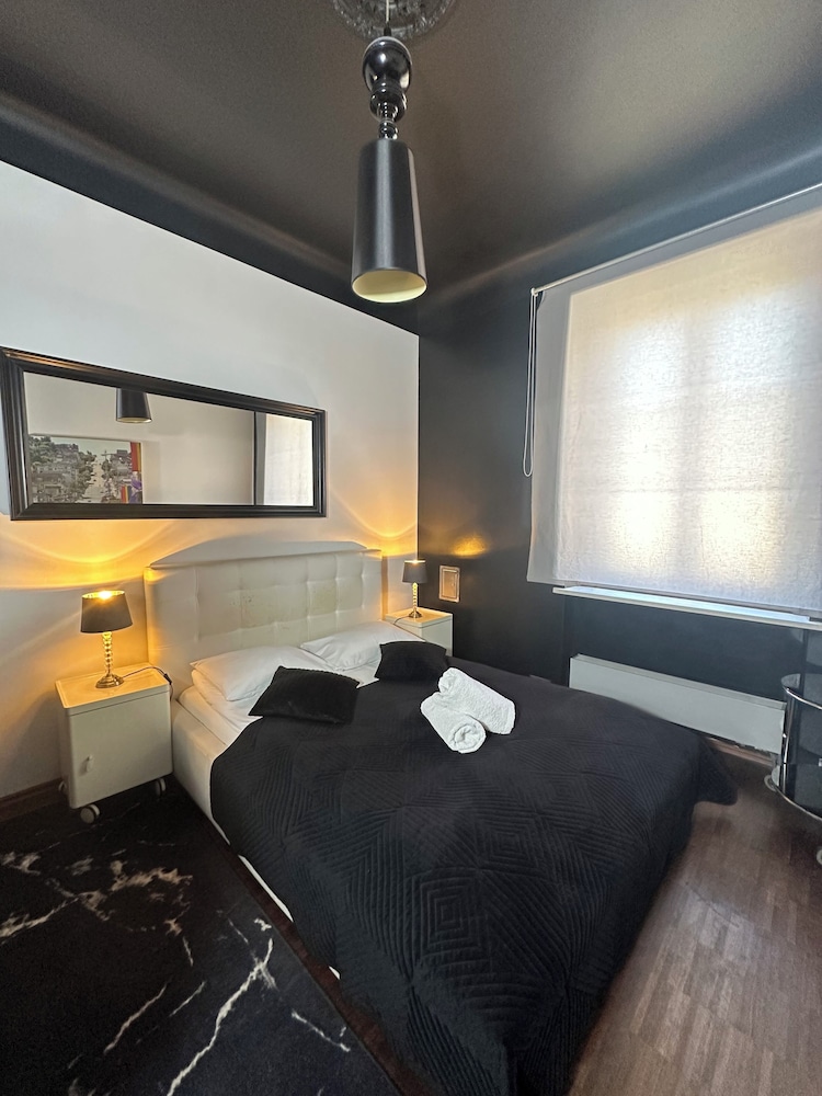 Chmielna Guest House