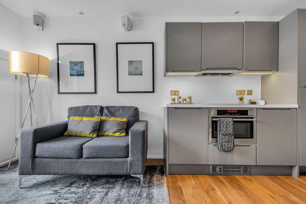 Classic One Bedroom Apartment in Camden