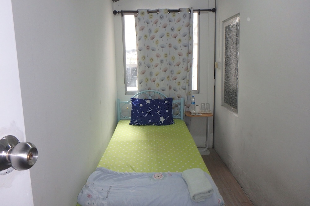 Rama 3 Sunrise Hostel