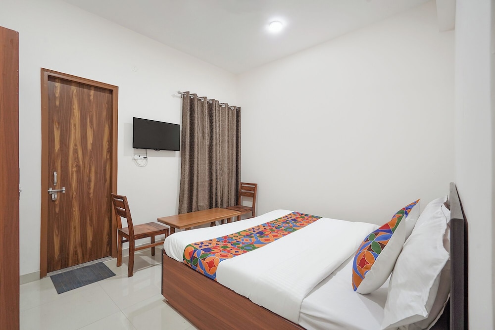 Fabhotel Urban Villa