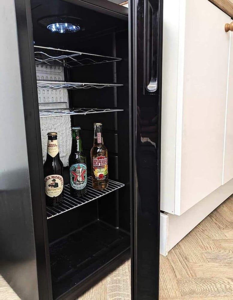 1-bed Retreat - Hot Tub, Private Garden & Bbq