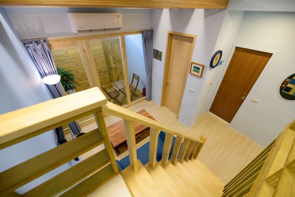 Summer Sea Hostel