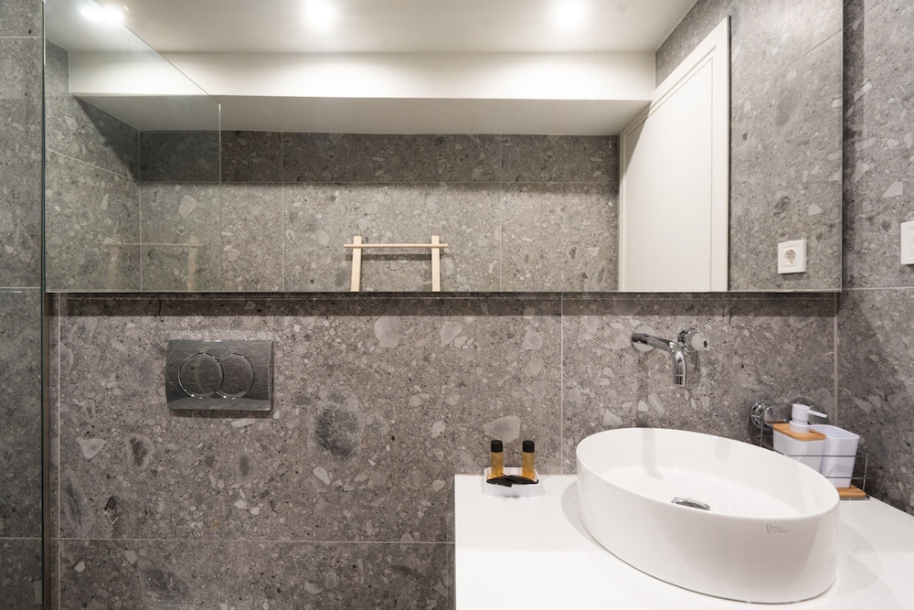 LIV Athinum 1 - Luxury Apartment 5A