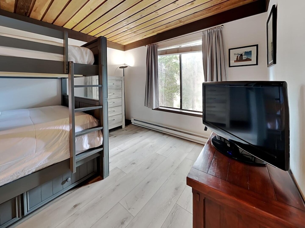 Snowbird 112 2 Bedroom Condo