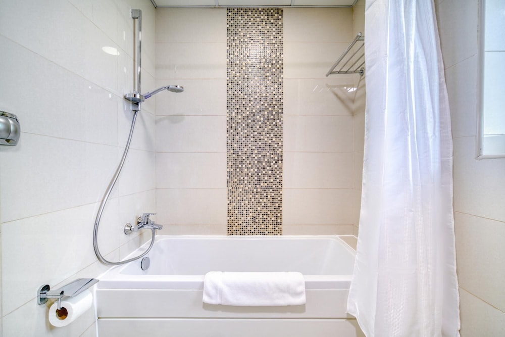 Premium 2BR Apt w Marina Views