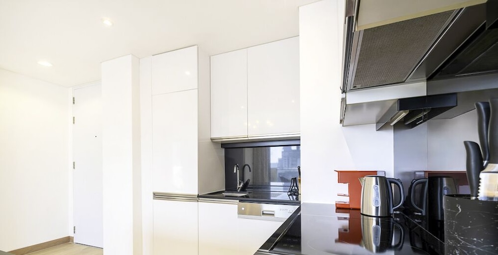 LUX The JW Marina Suite 2