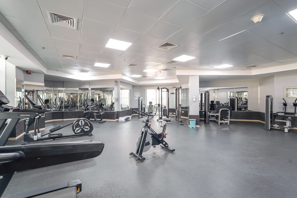 Sleeps 4 in This 2 Bedroom Apartment in Dubai Gate 2