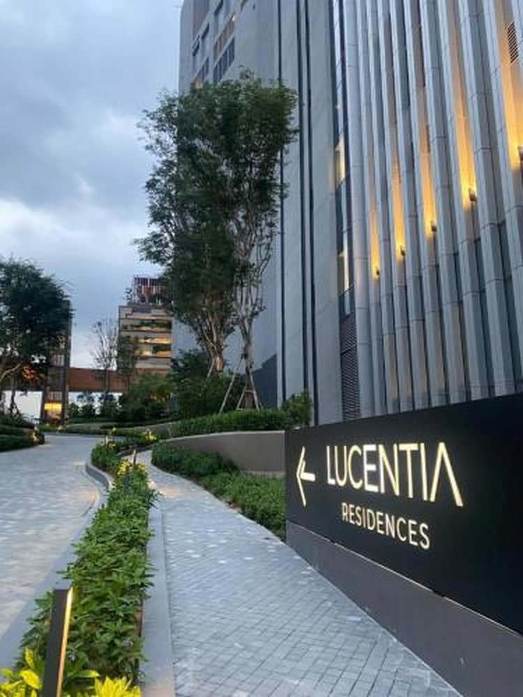 Lucentia Residence by Moonlight Park