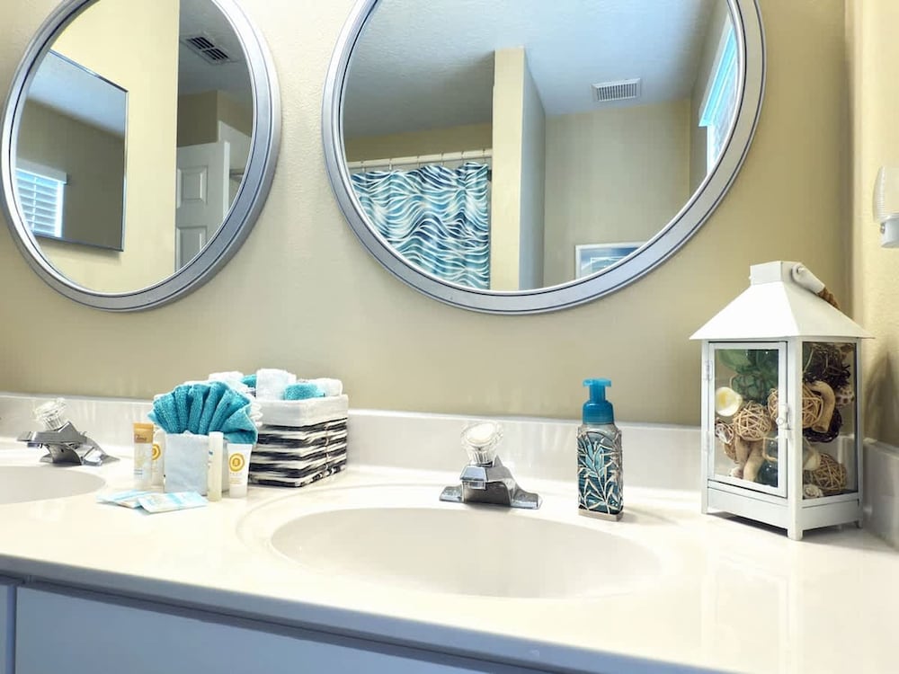 Near Disney Villa 3 bd Private Pool