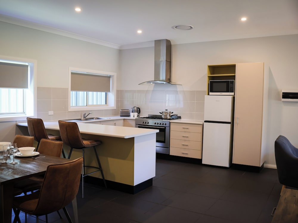 Eastend Studio Apartments