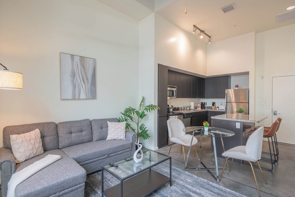 ROVE LIVING/KL - Roosevelt Point