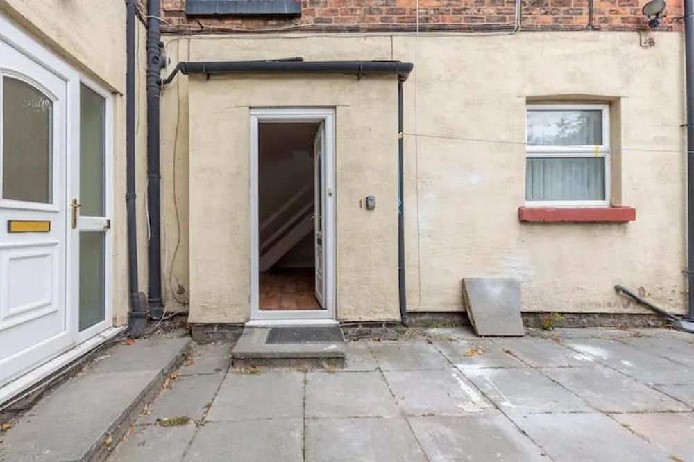 Cheerful Maisonette in the Heart of Orrell Park