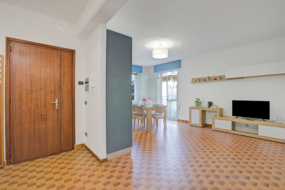 Mark Apartment