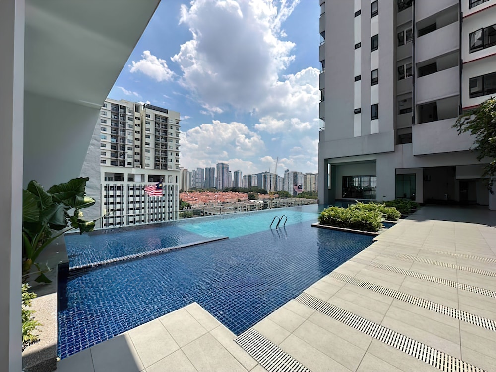 M Suite Menjalara Free Gym Pool