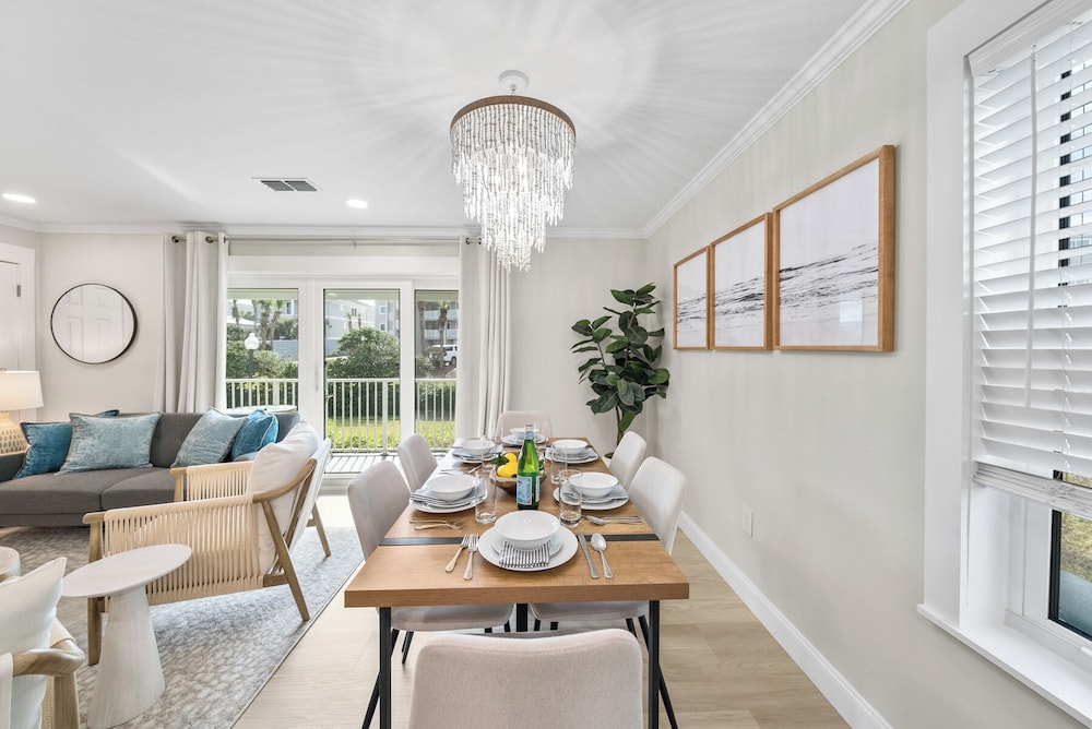 Beachside Villas 811