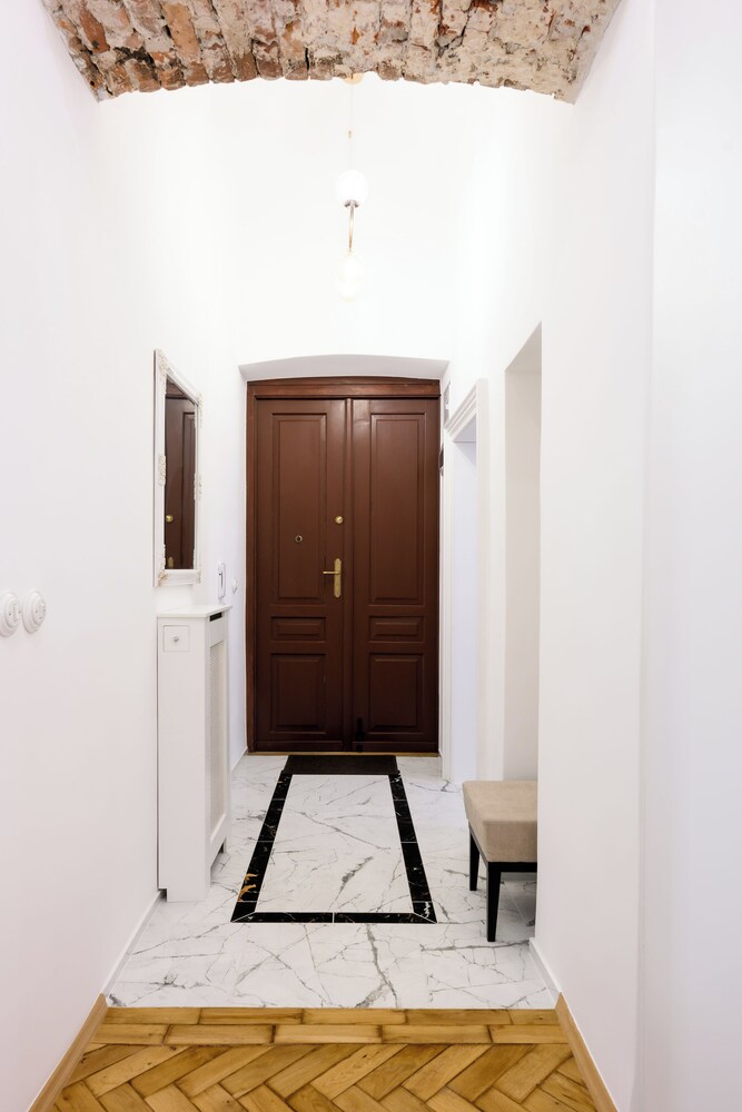 Native Apartments Dietla 71 view 4