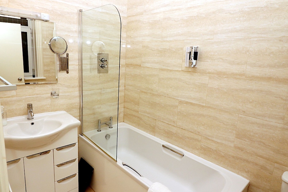 Horley Vacations - Gatwick Inn Hotel - Property Image 3