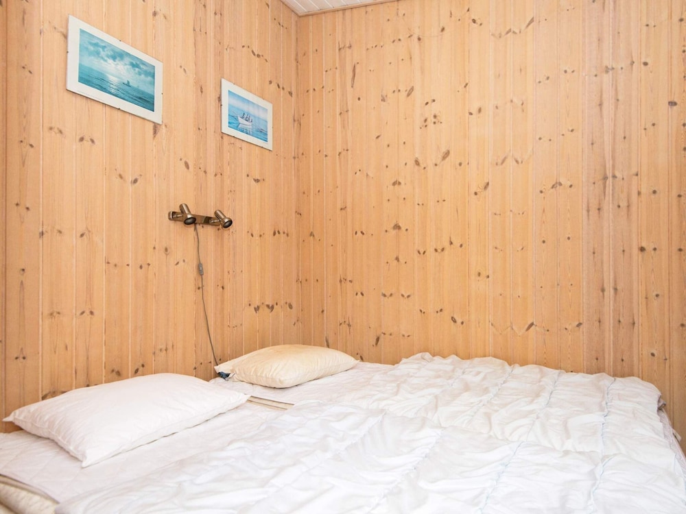 6 Person Holiday Home in Henne-by Traum view 4