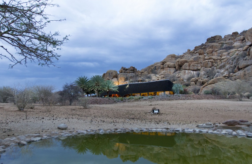 Ai Aiba - The Rockpainting Lodge