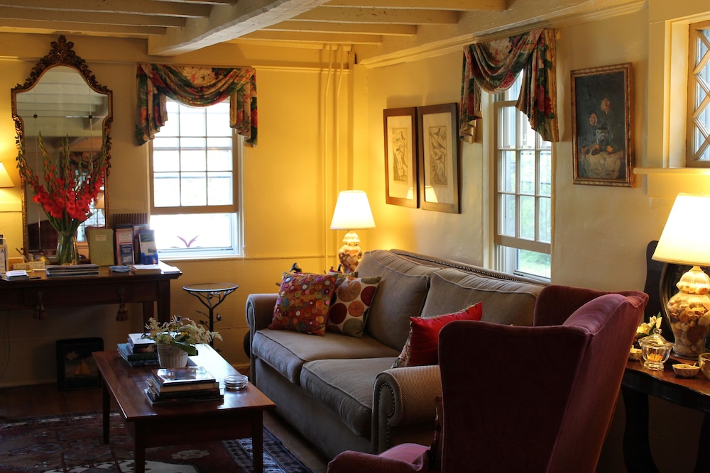 The 1720 House