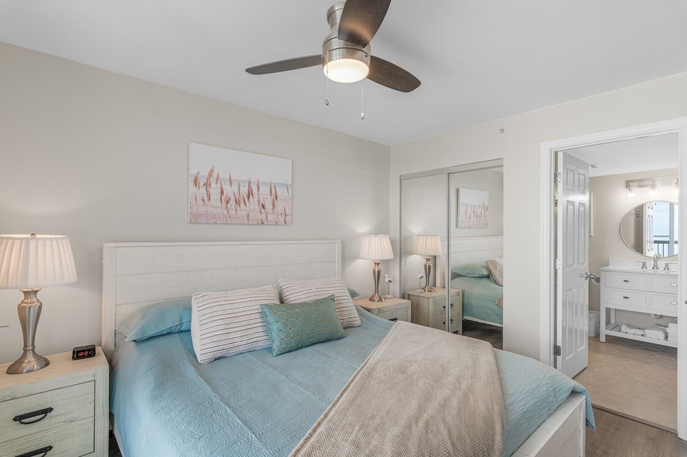 Pelican Beach 1716 2 Bedroom Condo by Pelican Beach Management view 4
