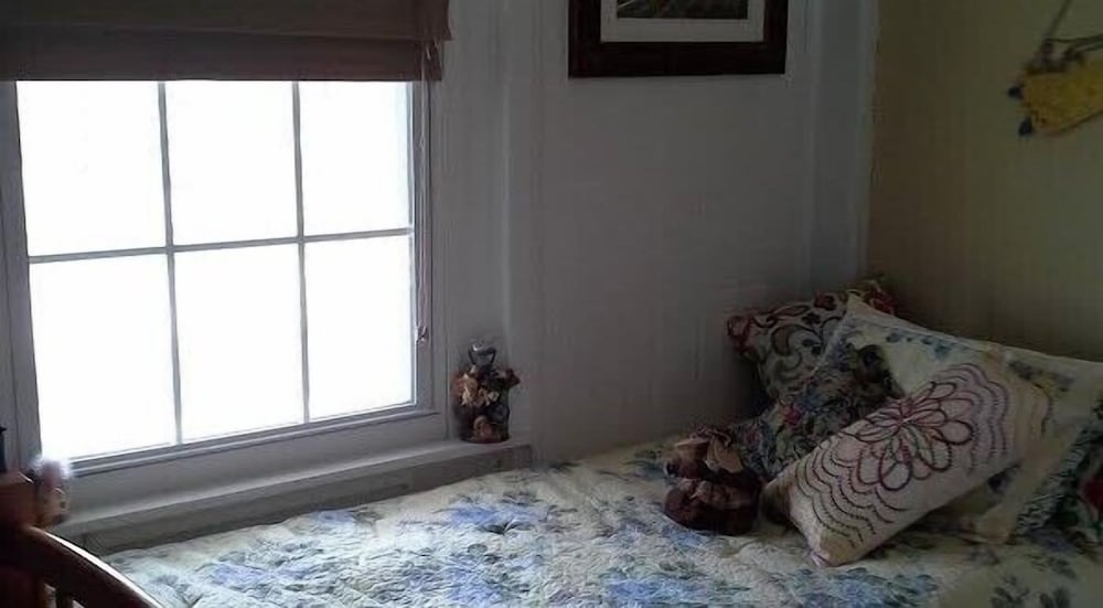 Brookside Inn At Laurens