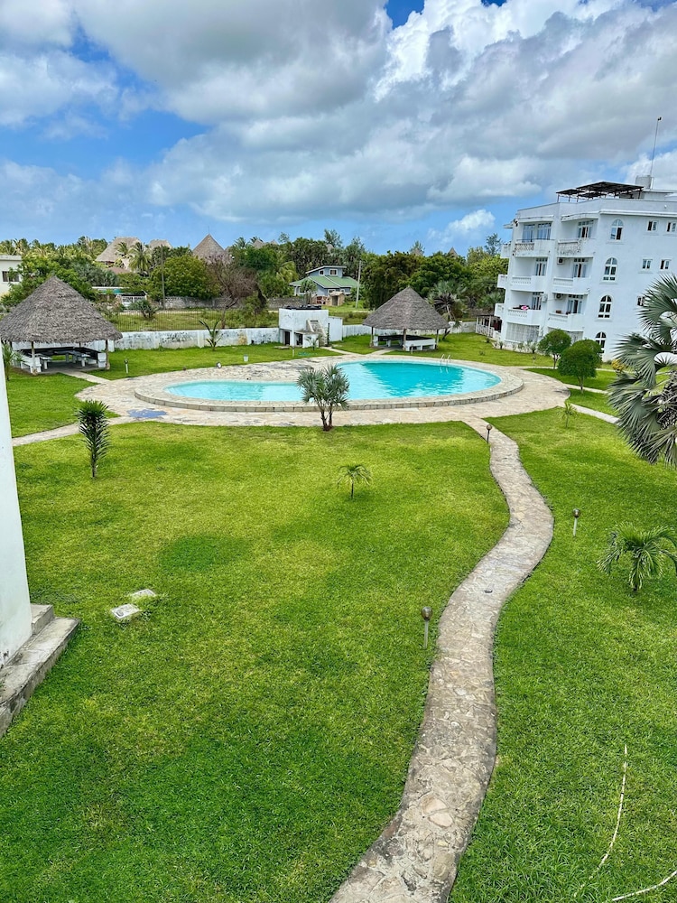 Clalem Apartments & Suites