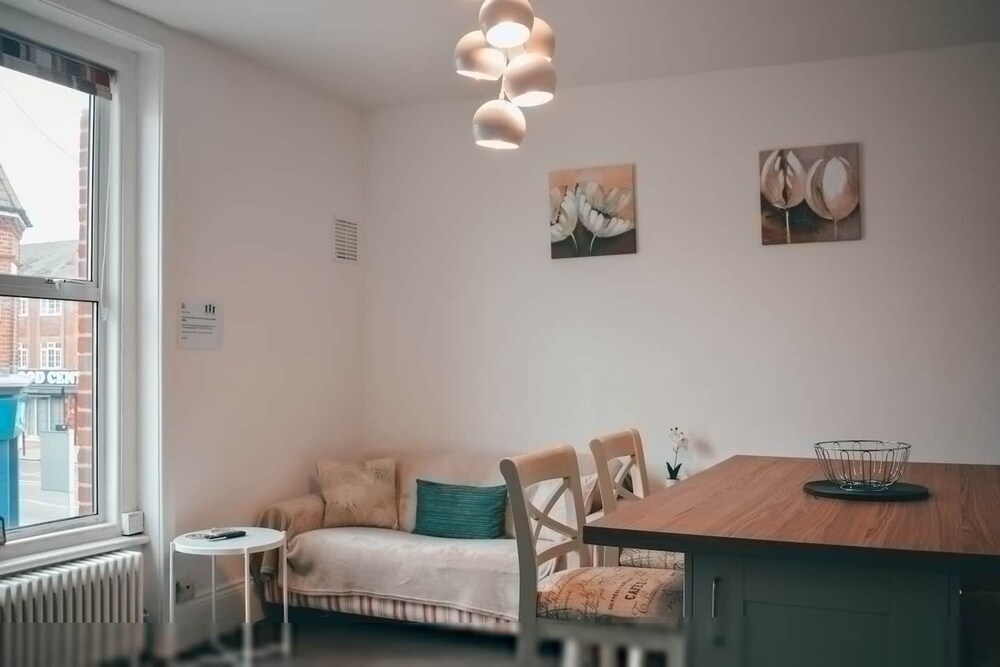 The Twickenham Apartment Near Strawberry Hill