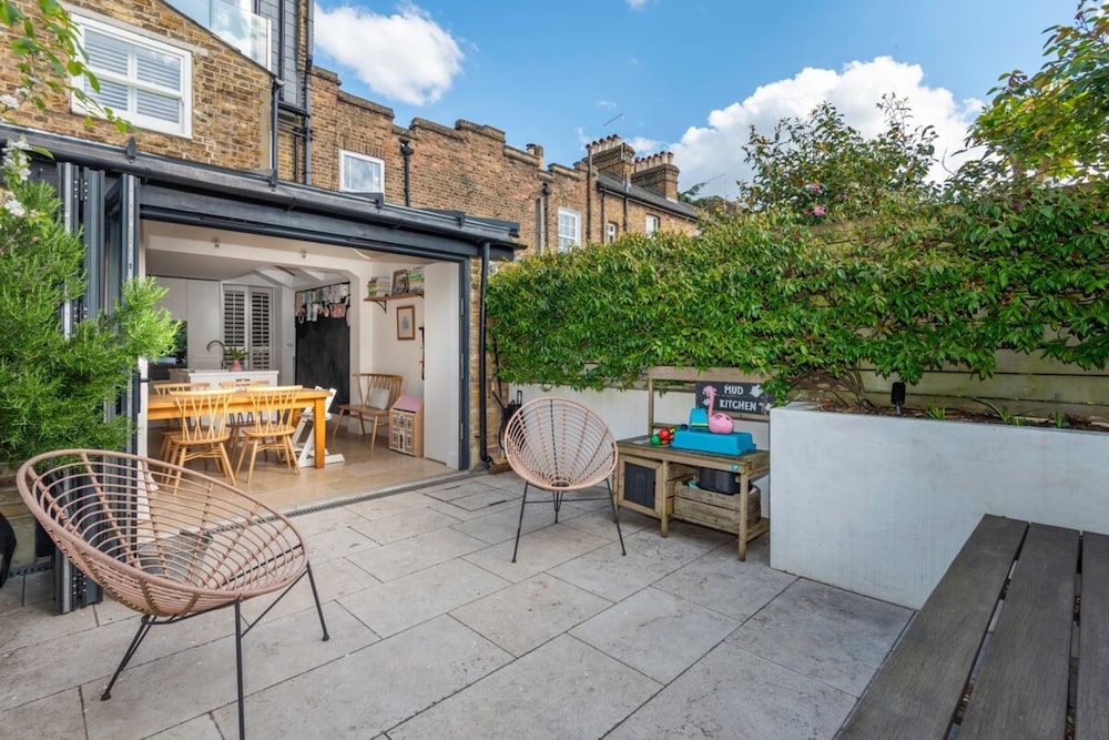 3-bedroom Home in Richmond - Ideal Family Living