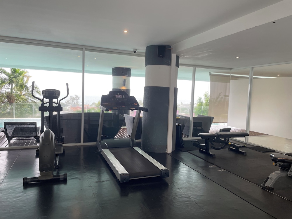 B11 Sunset Plaza Partial Seaview 1 Bedroom 1 Bathroom With Large Jaguzzi