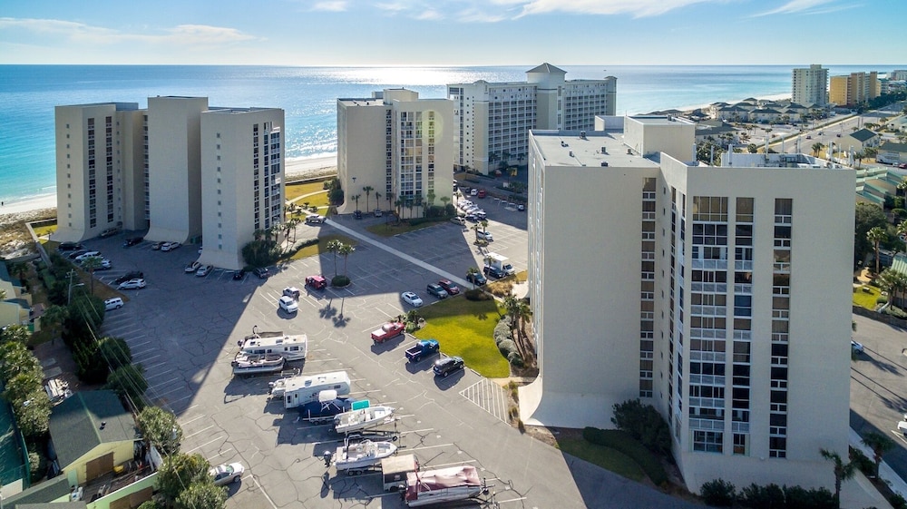 Shoreline Towers 1023 2 Bedroom Condo by RedAwning