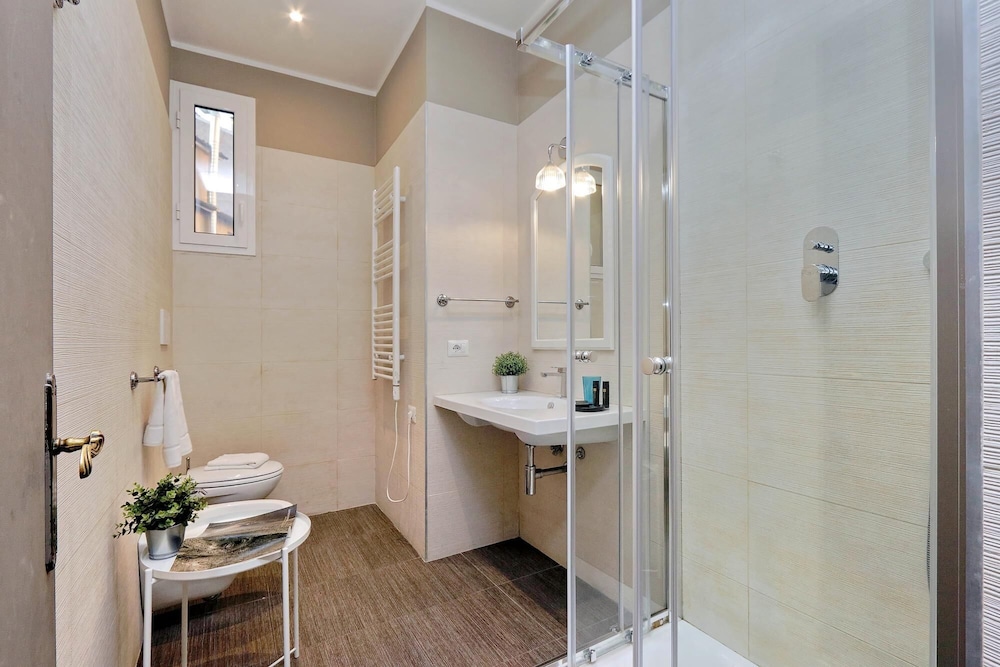 Rm-h501-pale6c2 Monti Apartments - M7