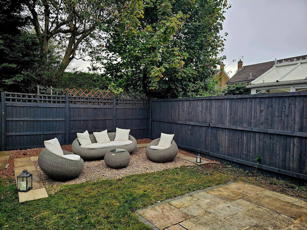 The Sweetbriar Cottage3 Bedroom House in Leeds