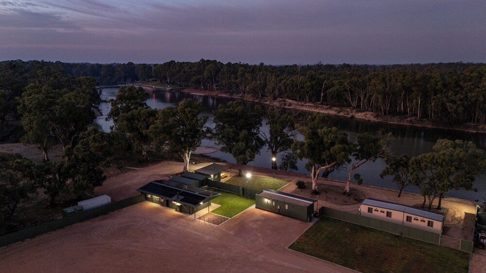Lake Victoria Station Lodge
