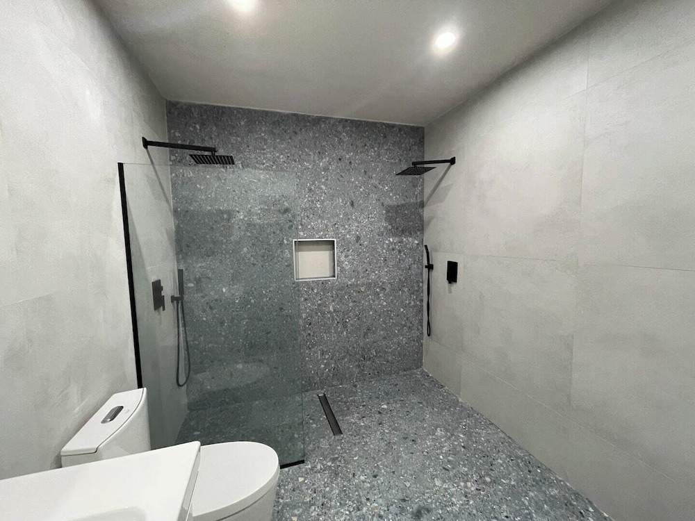 Ocean Park Studio Pool @ Riviera Villa