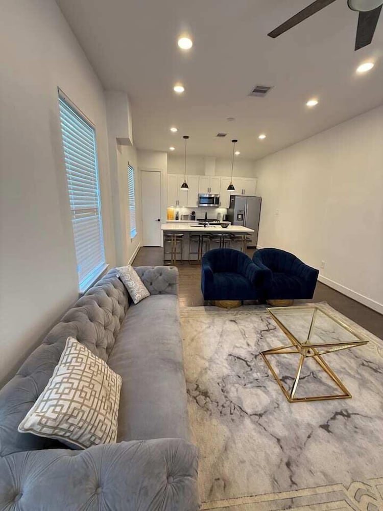 Mansfield Room 3