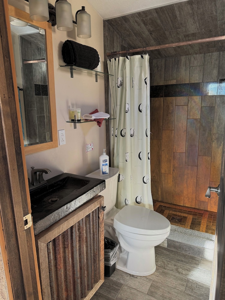 SLOT CANYONS INN