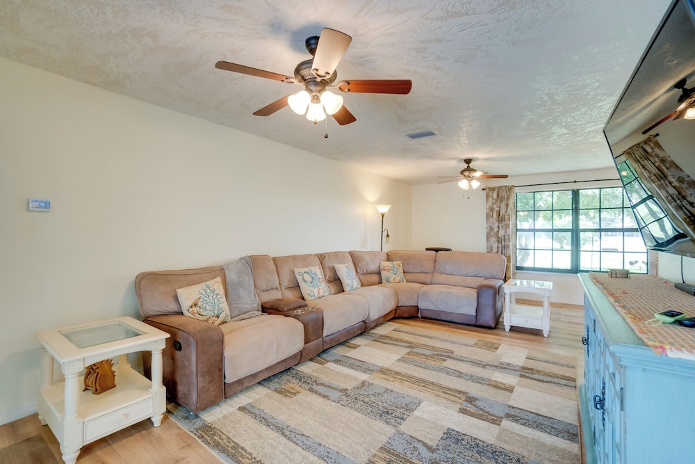 Heated Pool + Lanai: Peaceful Punta Gorda Stay