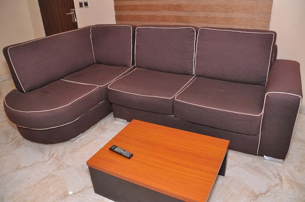 TILT APARTMENT