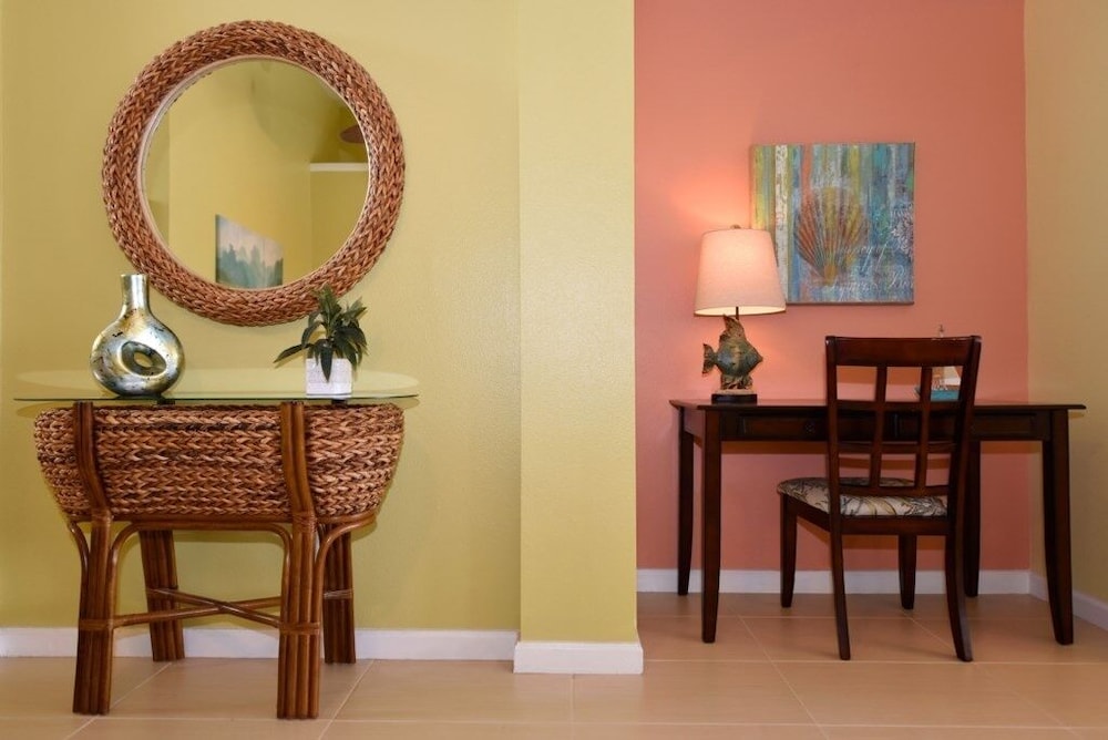 Spacious 4br Villa W/ Pool & Games Room, 3 Miles From Disney 4 Bedroom Villa