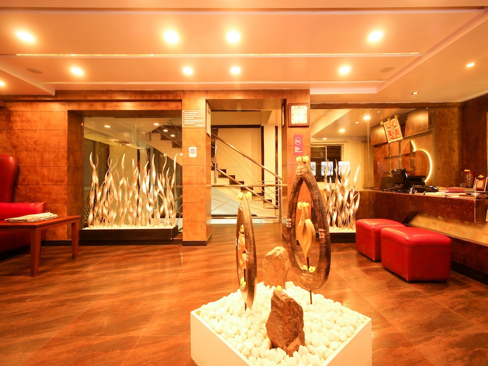 OYO 7752 Hotel Diva Residency