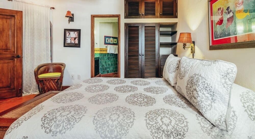 Ocean View 3Br Condo-balcony-beach-pool - 812