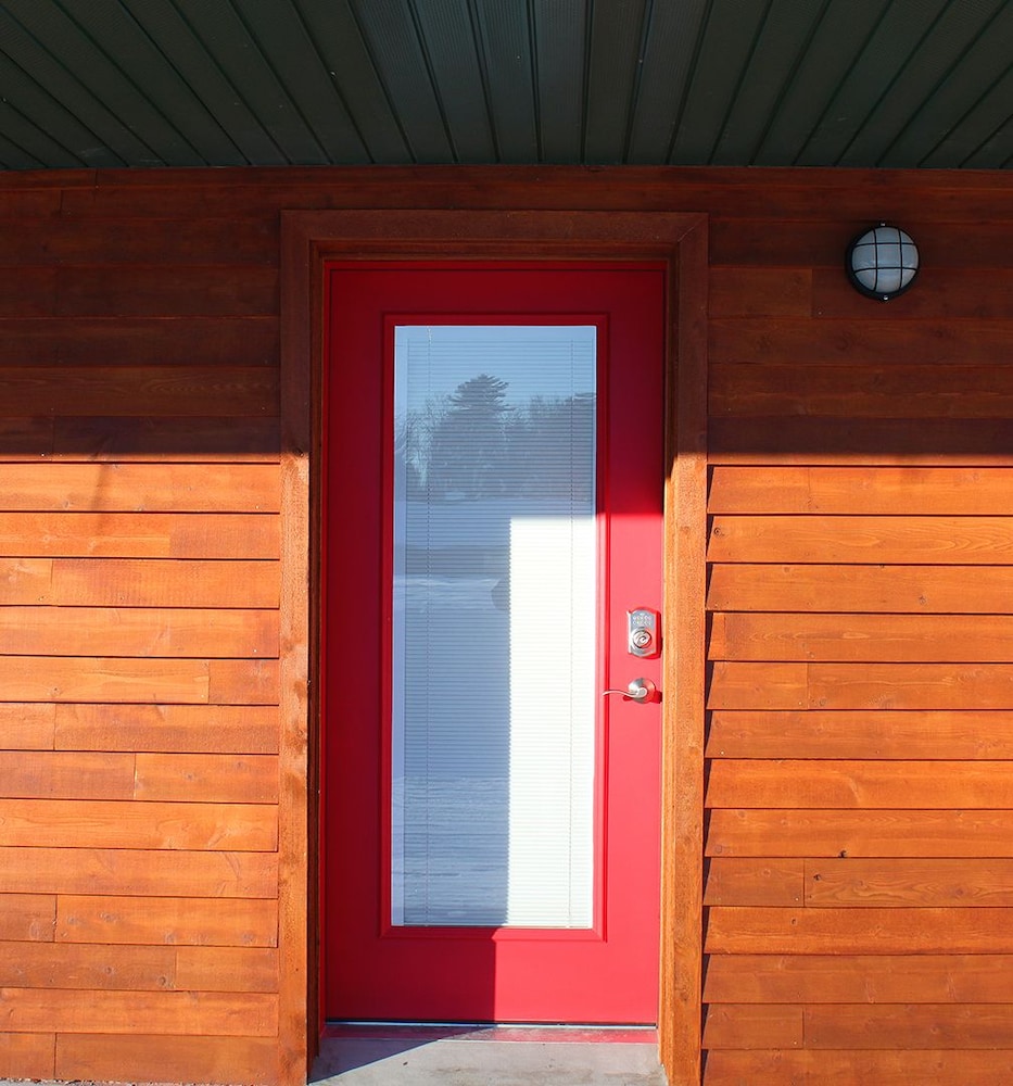Tahquamenon Suites Lodging
