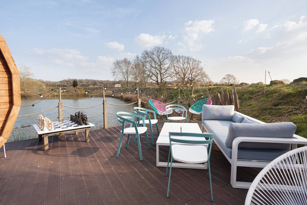 Lakeside Sussex Retreat