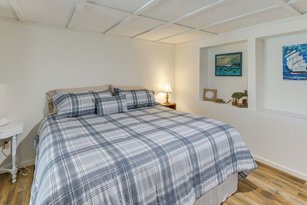 Explore Coastal Maine! Cozy Apt w/ Yard & Garden