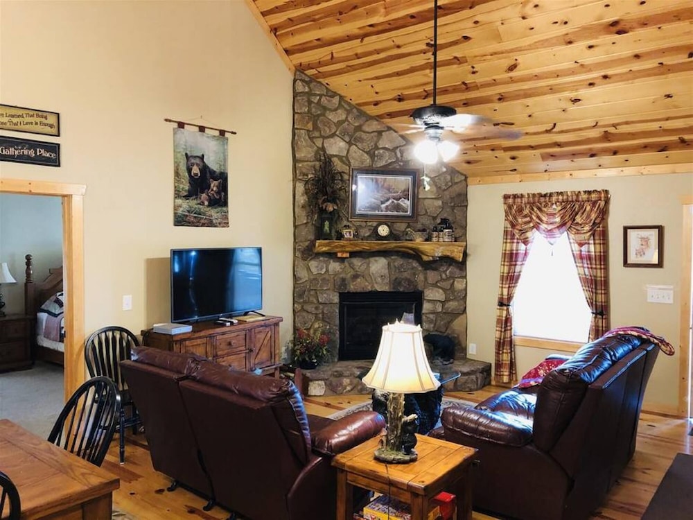 Dragons Den - Wonderful Mountain Cabin for Whole Family Coosawattee River Resort view 4