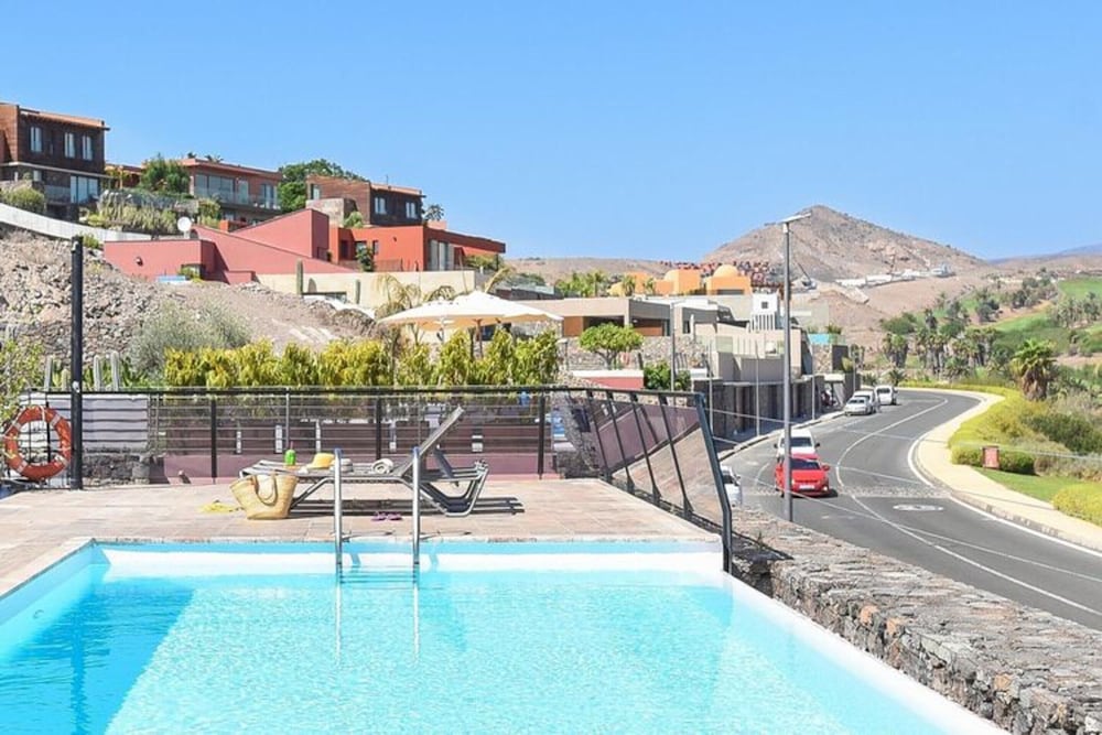 Villa With Private Pool in the Golf Resort