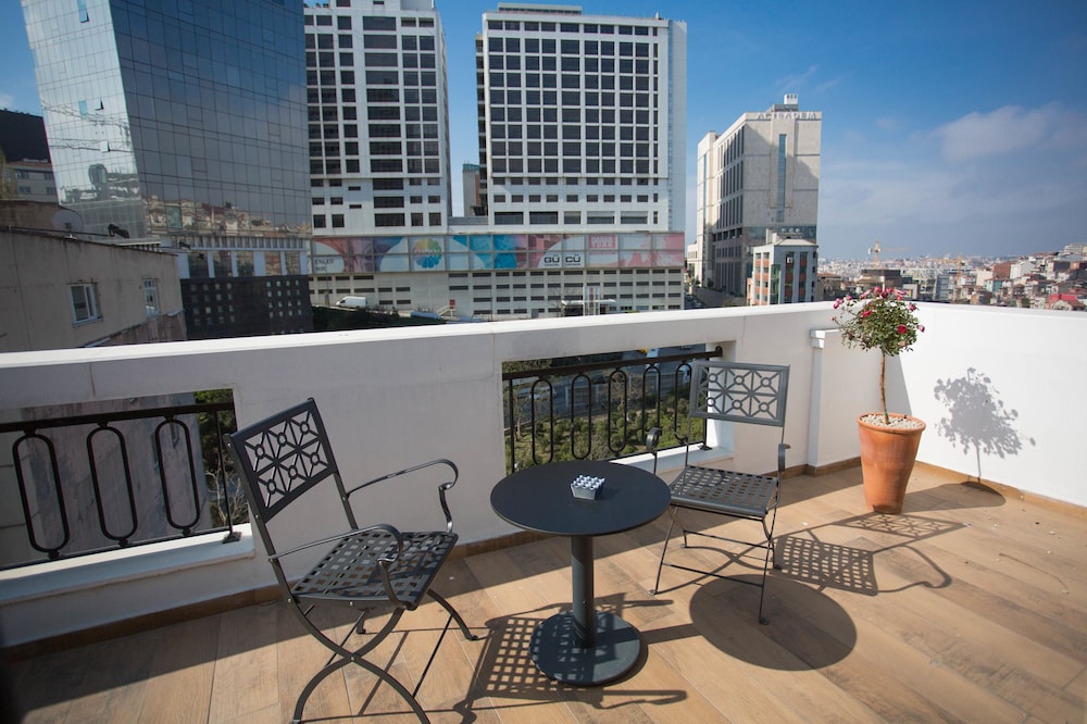 The White Orient Otel - Image 39