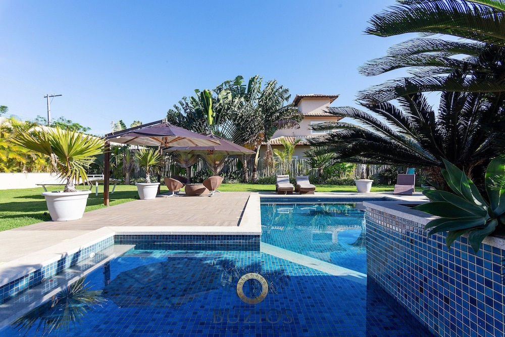 Bz45 Rua das Pedras Casa com Piscina