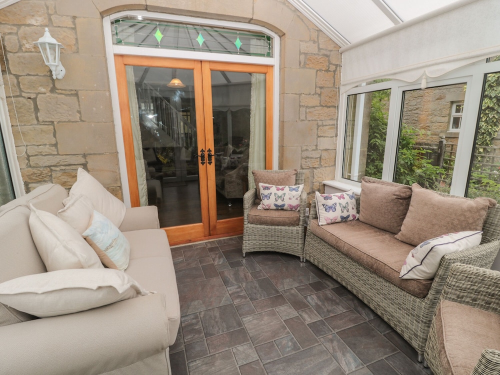 Red Squirrel Cottage, 5 Biddlestone